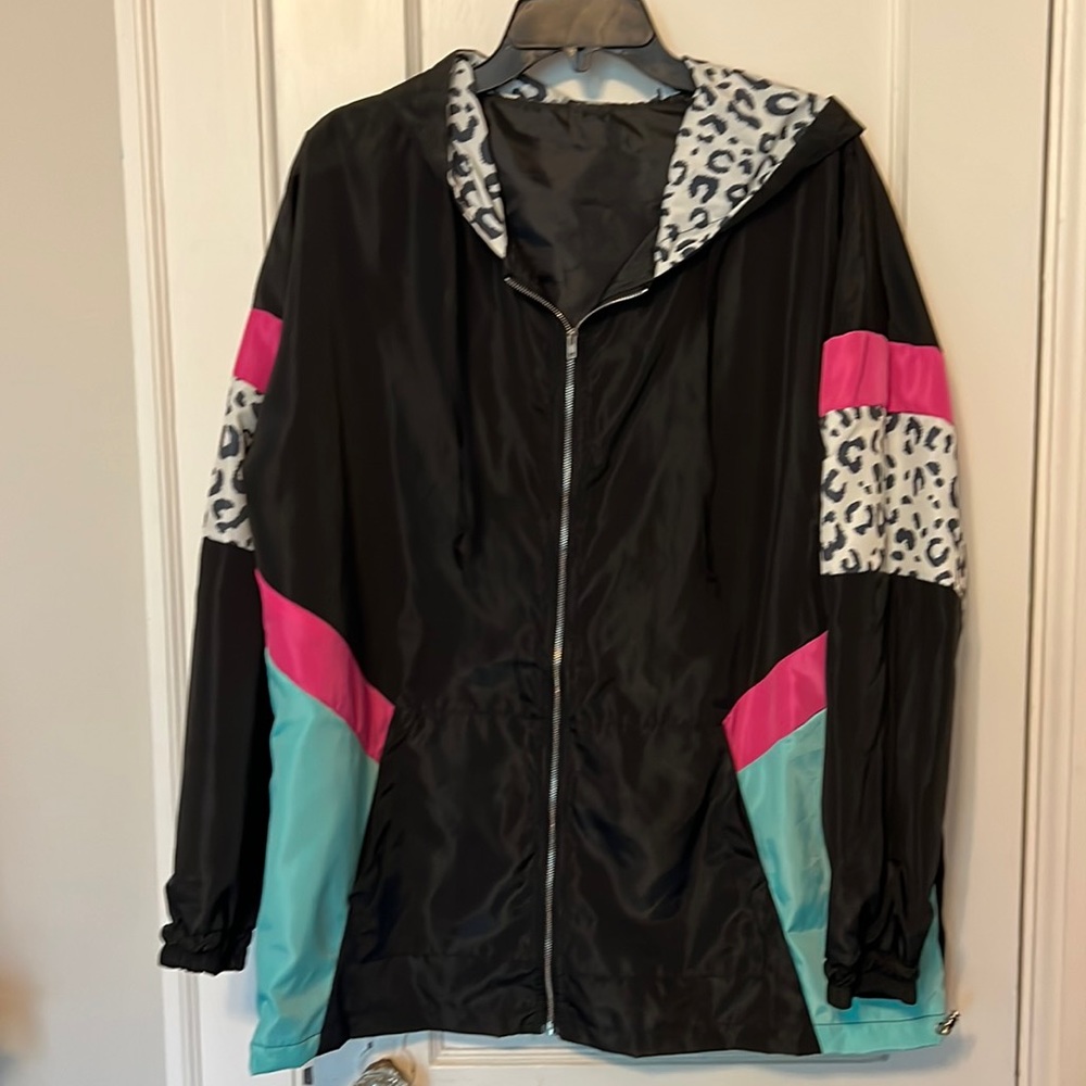 Hooded windbreaker jacket